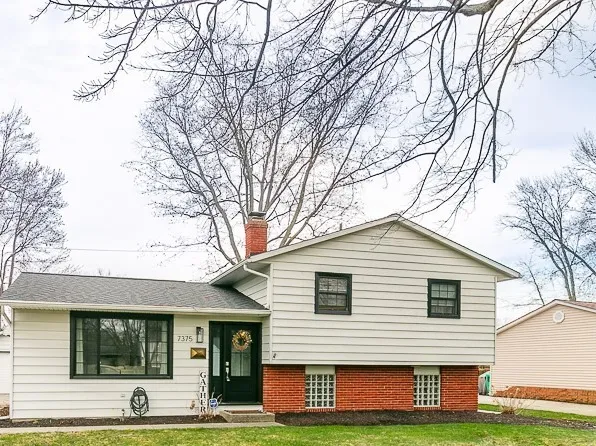 7375 Goldenrod Dr, Mentor On The Lake, OH 44060