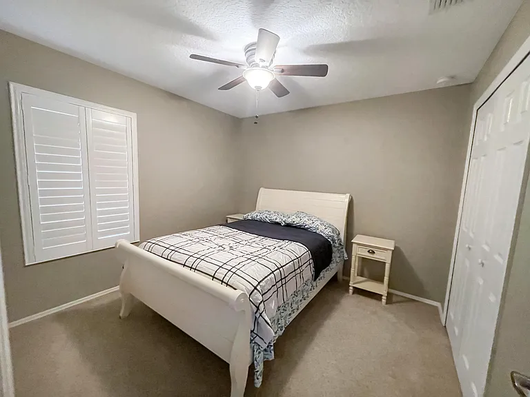 1641 Strathmore Cir — Photo 11