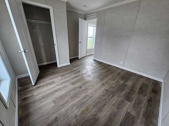 5th image of 2720 E Robin Dr