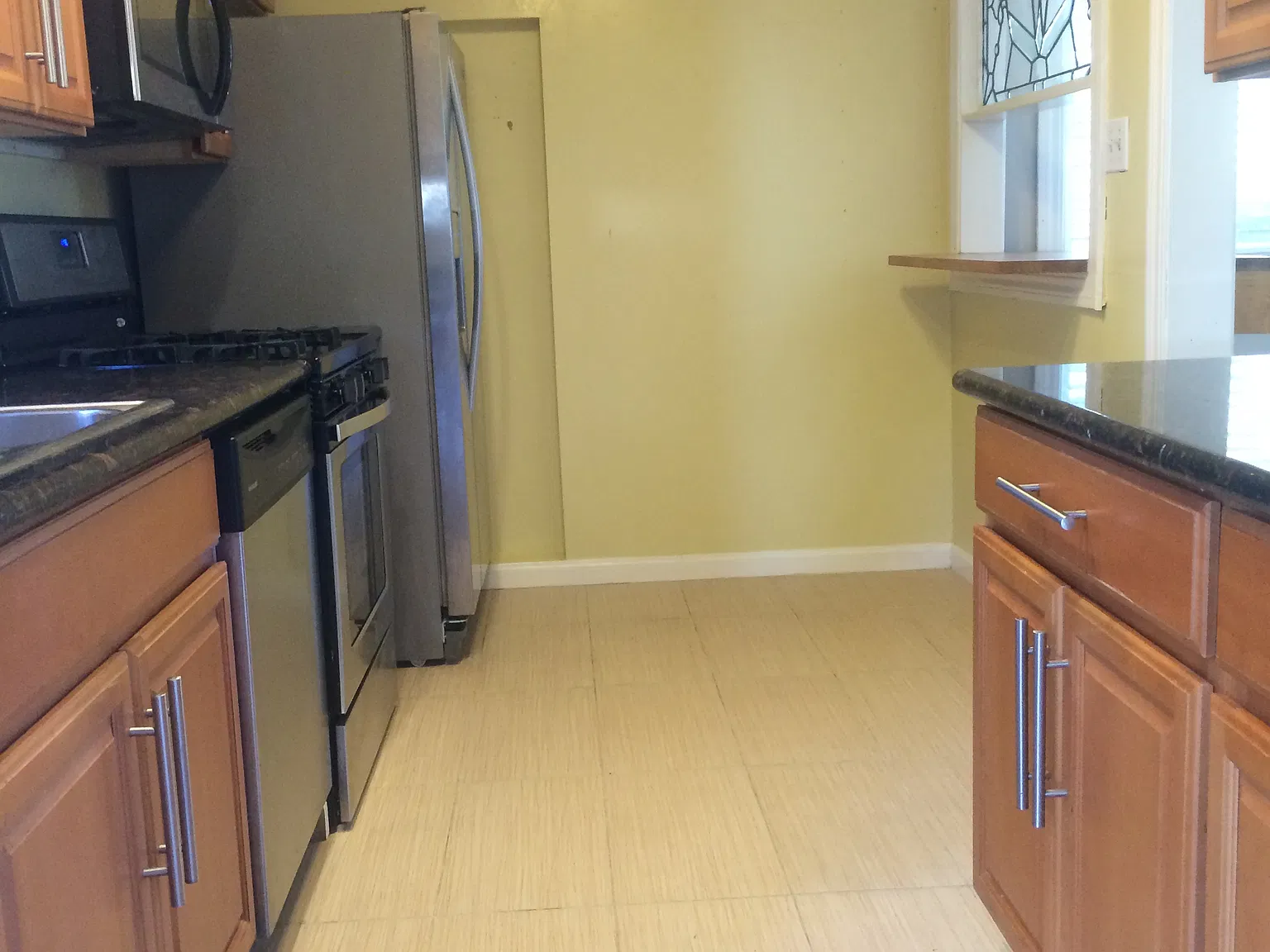 2 bed, 1.5 bath, 1200 sqft, $4,050 — Photo 3