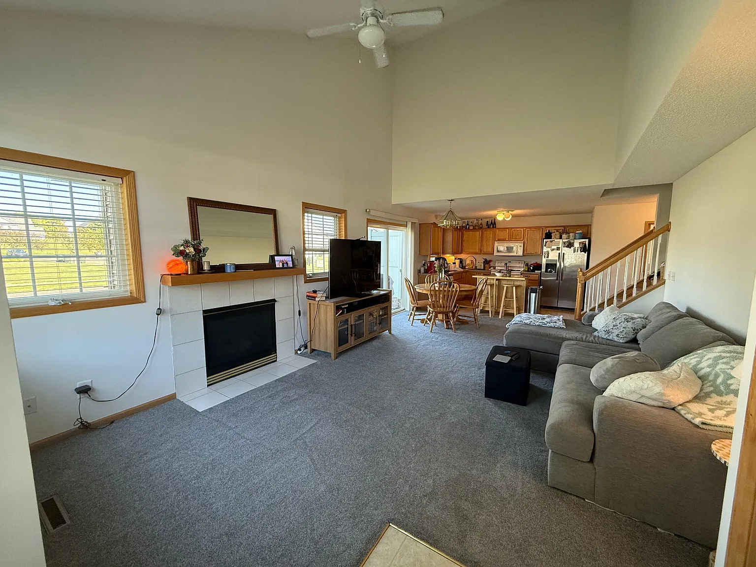 2 bed, 1.5 bath, 1396 sqft, $1,950 — Photo 3