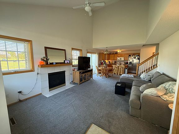 3rd image of 17533 Gillette Way