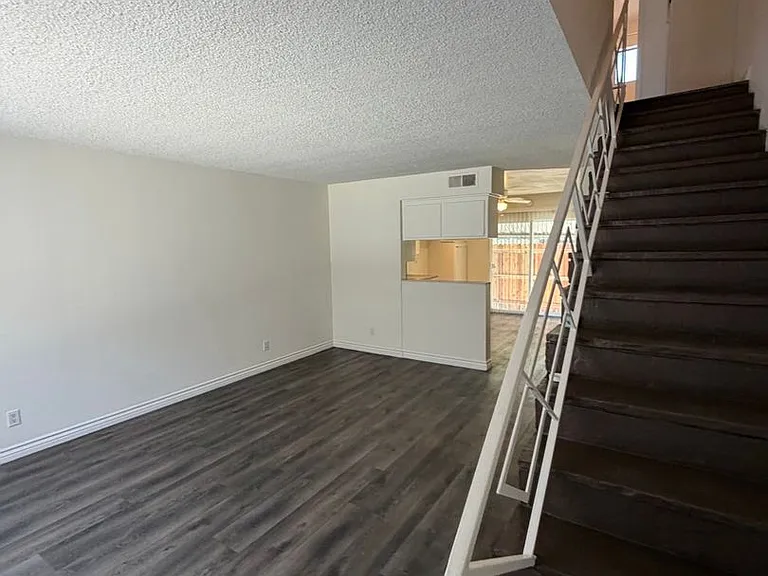 4340 Walnut — Photo 25