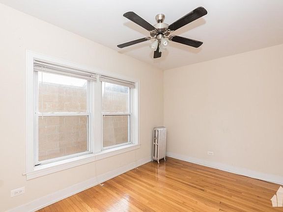 4th image of 1835 W Foster Ave #1