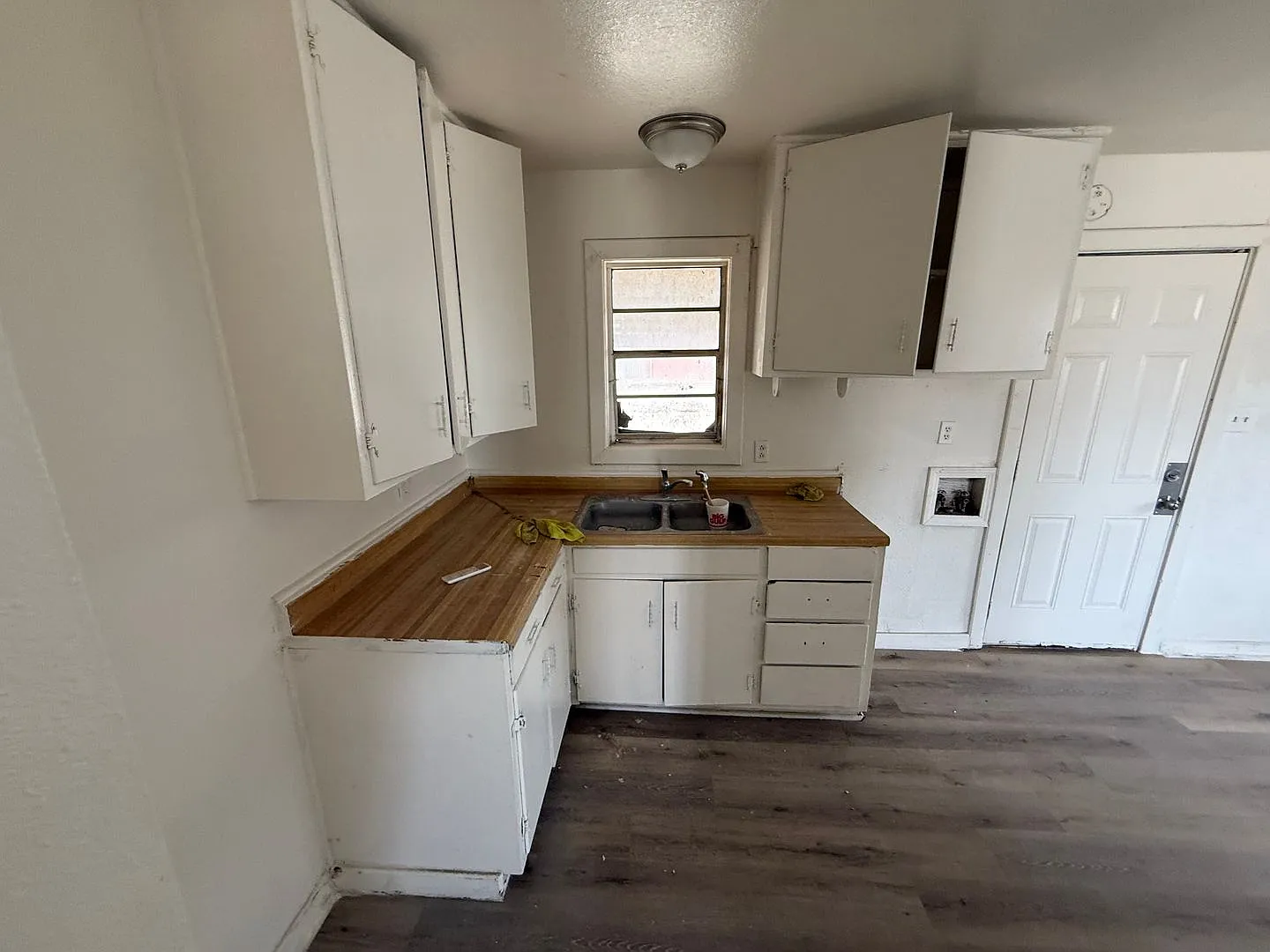 3 Bedroom 1 Bath House — Photo 4