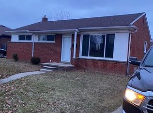5217 Canterbury Ln, Warren, MI 48092