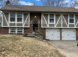 2605 SE 4th St, Blue Springs, MO 64014