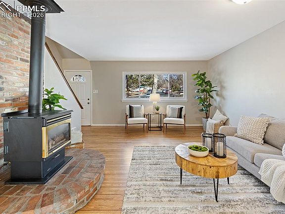 2nd image of 1505 Newcastle St