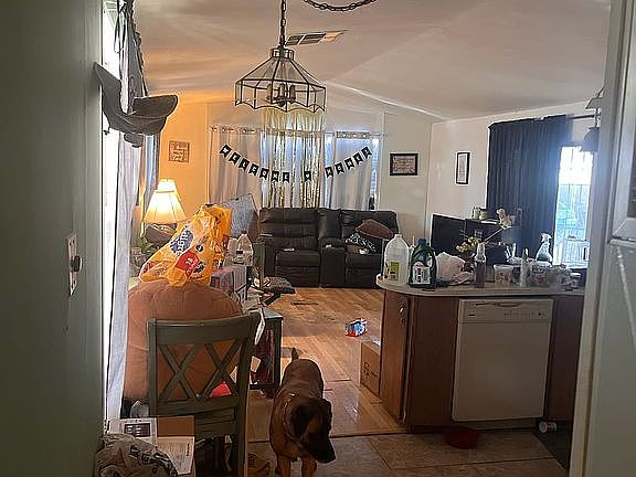 5th image of 1800 W 15th St #107