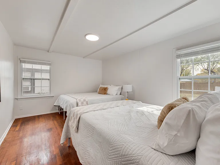 202 Pine St — Photo 6