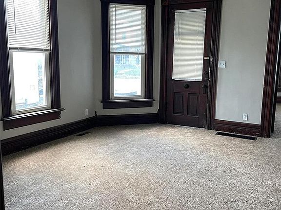 3rd image of 230 N Pomeroy Ave