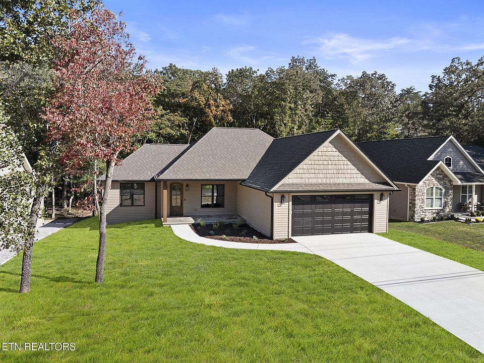 1st image of 151 Hawes Cir
