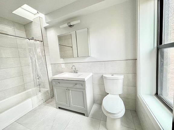 4th image of 212A Macon St #3
