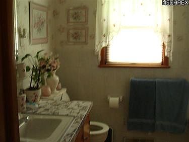 5th image of 380 Rea Dr