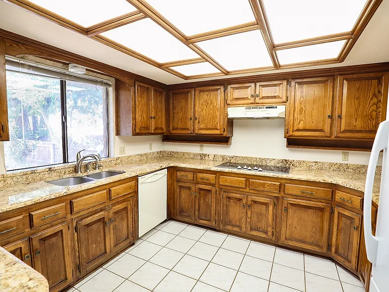 1321 Harding Ave — Photo 7