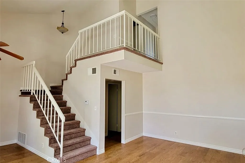 2 bed, 2.5 bath, 1009 sqft, $3,100 — Photo 4