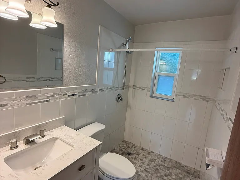1355 Bradford Rd — Photo 10