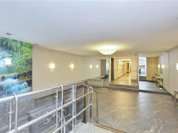 3101 Ocean Parkway image 3 of 39