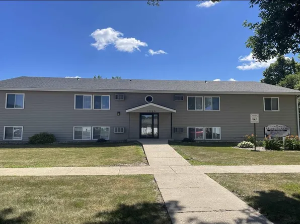 1030 N Lincoln Ave, Madison, SD 57042