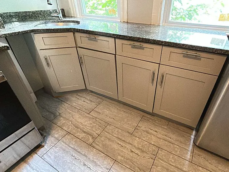 21 Alexander St — Photo 3