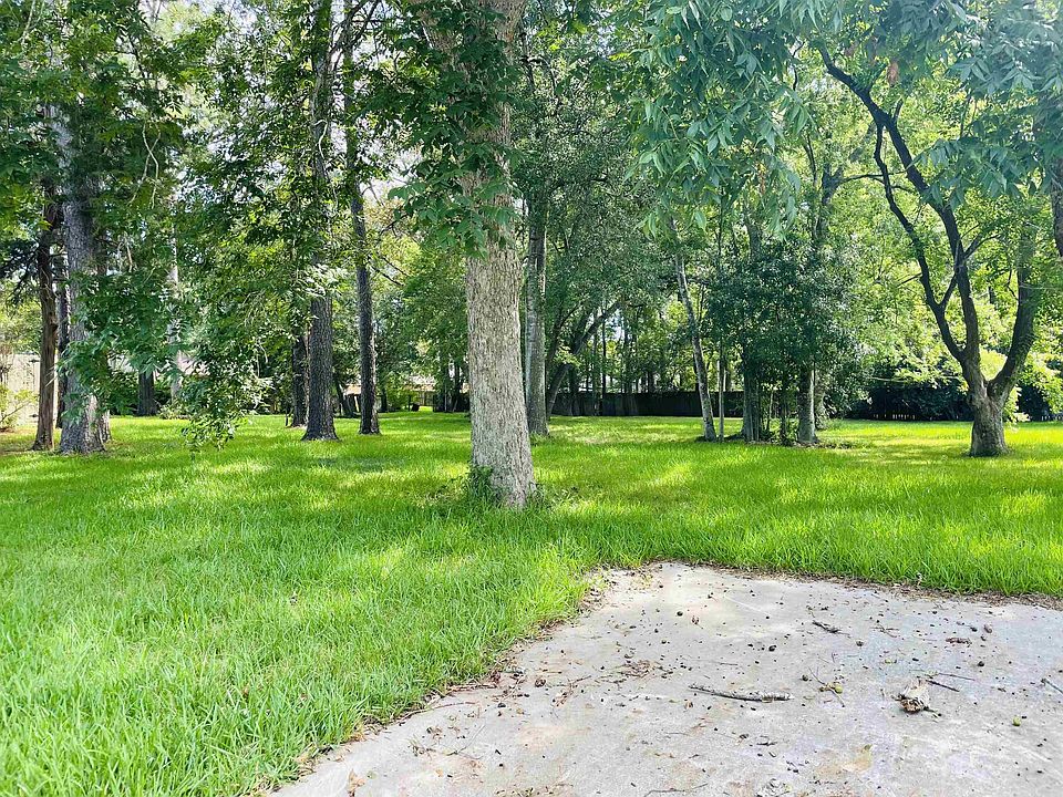 2nd image of 3 Twin Circle Dr