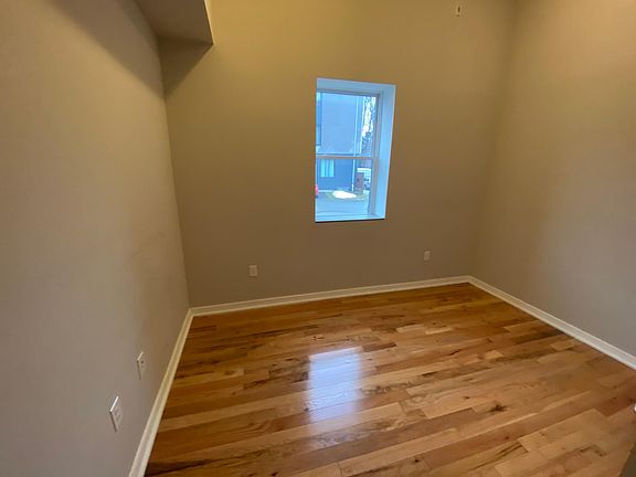 5th image of 705-09 N Franklin St #103