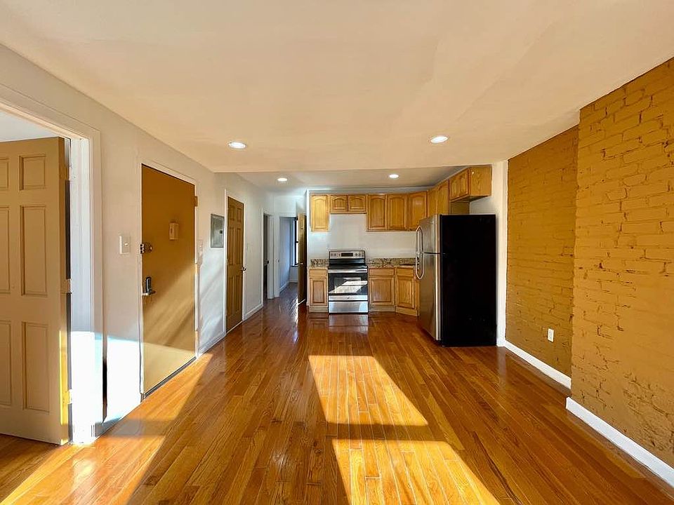 1st image of 422 E 118th St #3