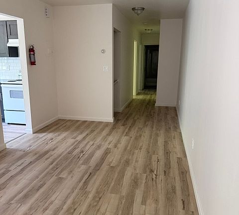 3rd image of 81 Shaker Heights Rd #91-51
