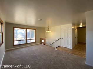 805 S 1st Ave, Sioux Falls, SD 57104