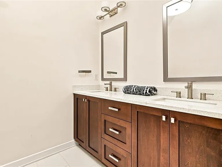 826 Canterbury Overlook NE — Photo 25