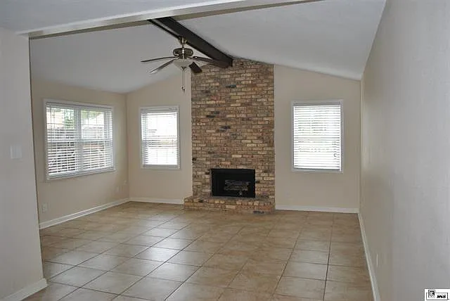 300 Woodale Dr #A — Photo 2