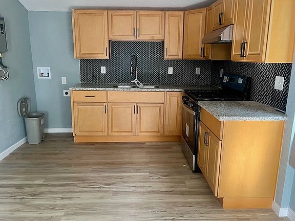 5th image of 2624 Cypress Ave #2624