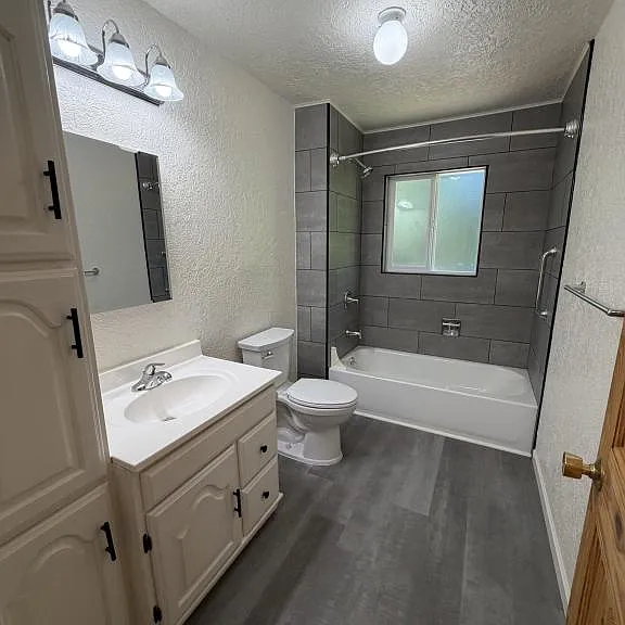 421 S 9th St — Photo 11