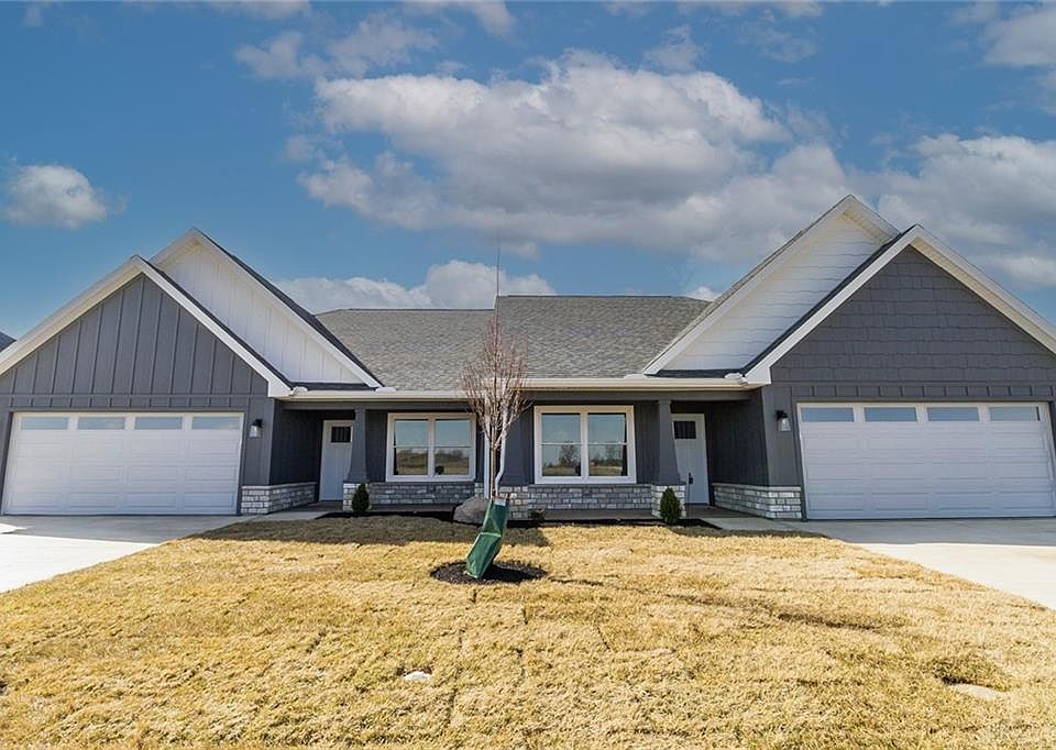 1st image of 10 Oakley Ct