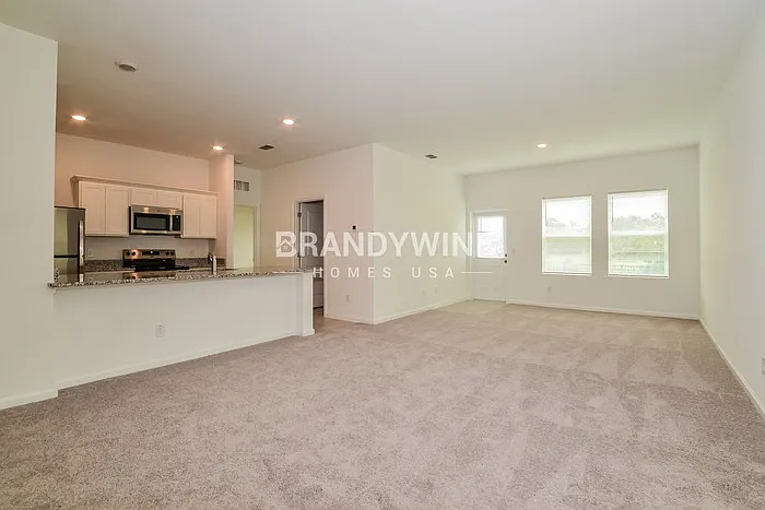 1574 Effra Way — Photo 4