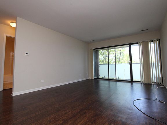 5th image of 1720 N Halsted St APT 406