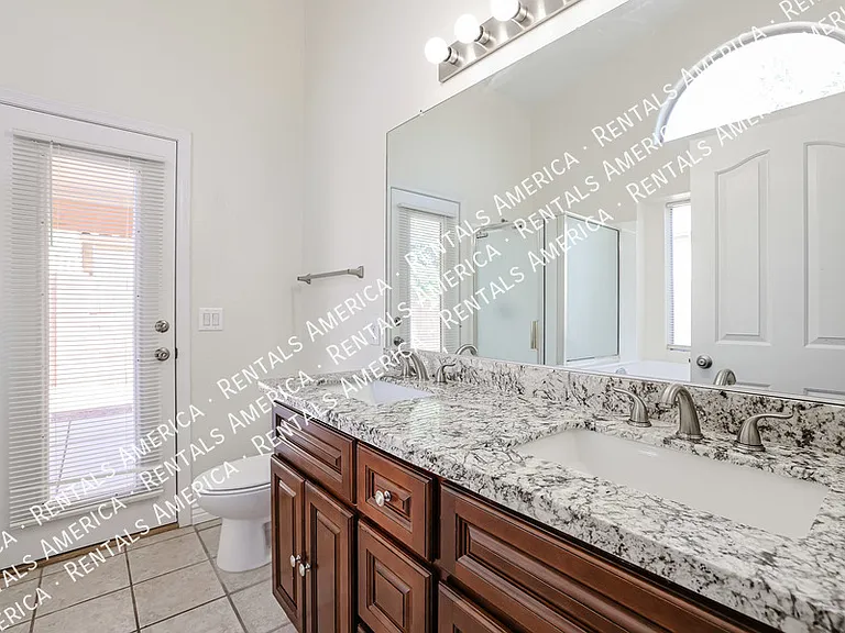 3930 E Harvard Ave — Photo 18