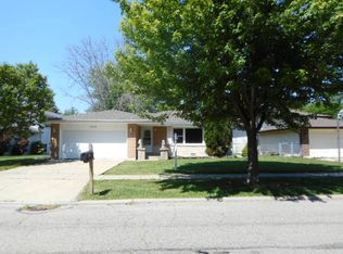 2134 E Old Hicks Rd, Palatine, IL 60074