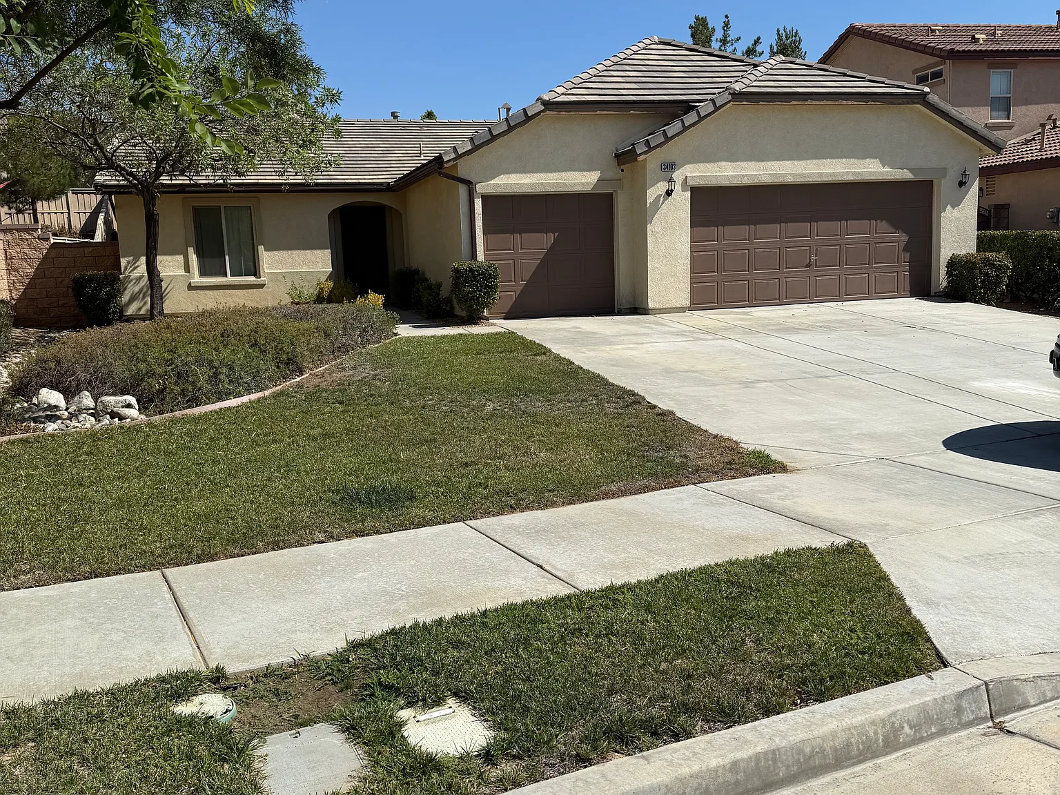 4 bed, 1906 sqft, $3,200 — Photo 1