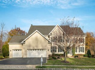 67 Hedgerow Ln, Manalapan, NJ 07726