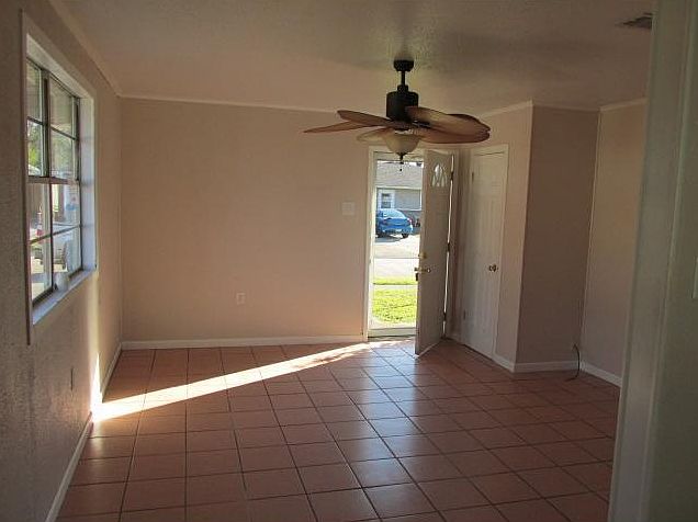 2nd image of 2744 Isabelle Dr