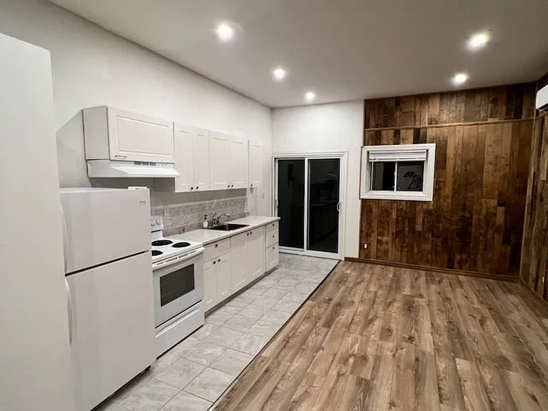 16632 York Durham Line #GARAGE — Photo 14