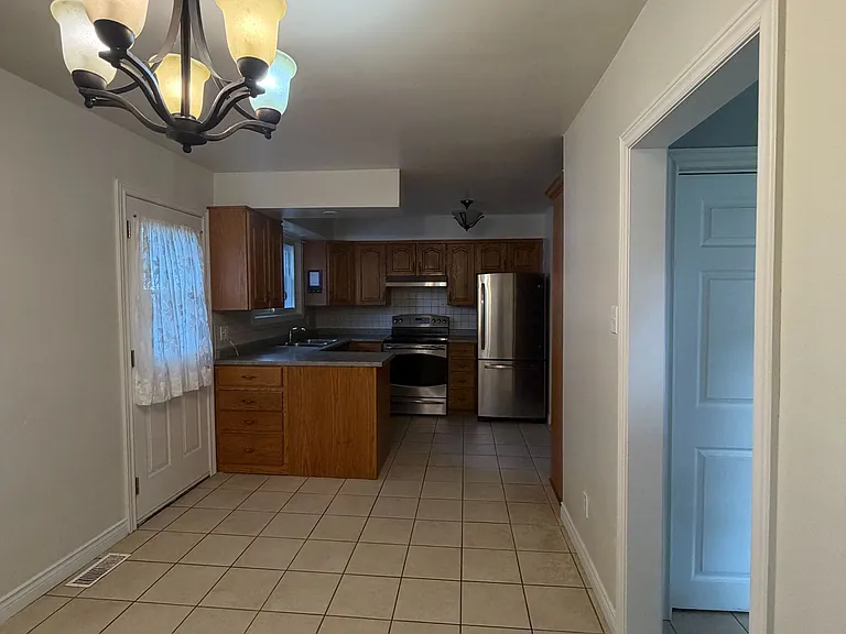 10 Miami Dr — Photo 18