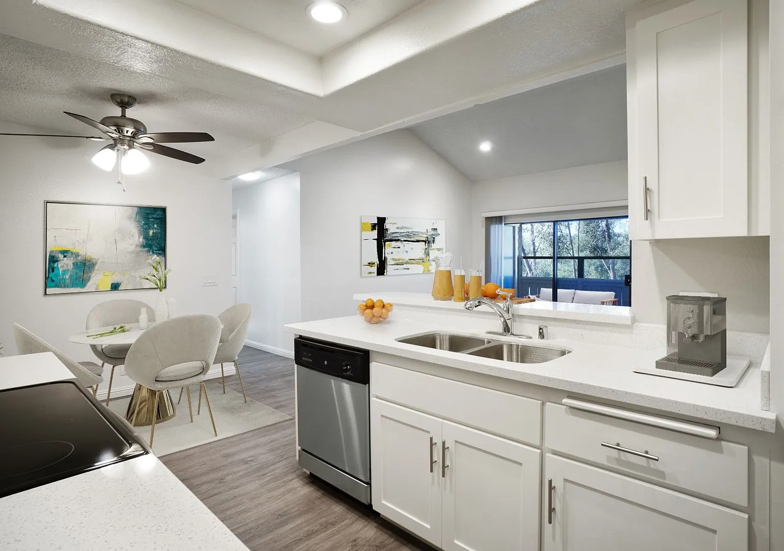 River Oaks Apartments — Photo 3