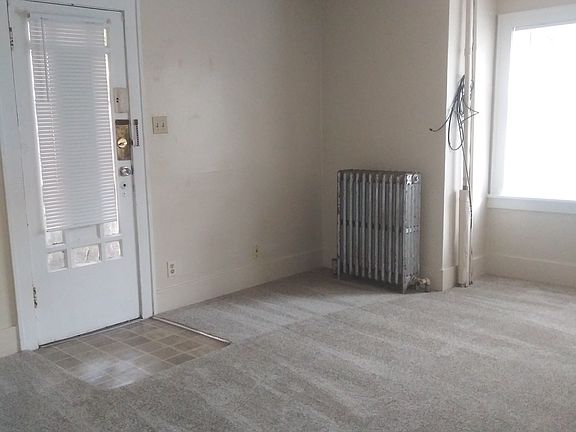 3rd image of 208 N Tacoma Ave APT C