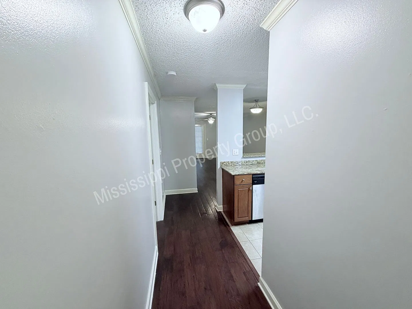 2br/2ba For Rent — Photo 2