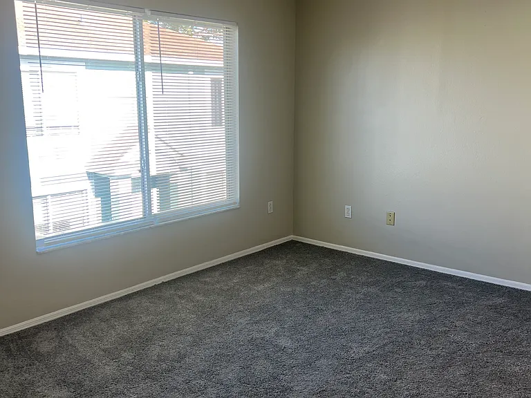 2035 Fluorshire Dr — Photo 11