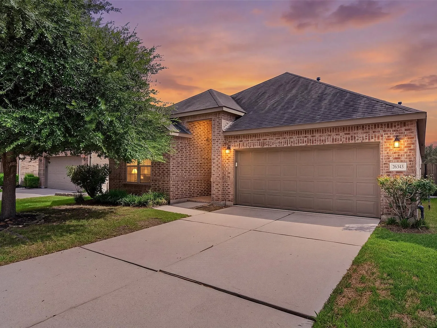 4 bed, 3.0 bath, 2166 sqft, $2,150 — Photo 1