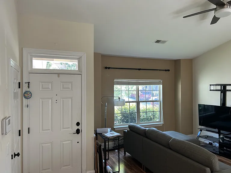 104 Penrith Ct — Photo 3