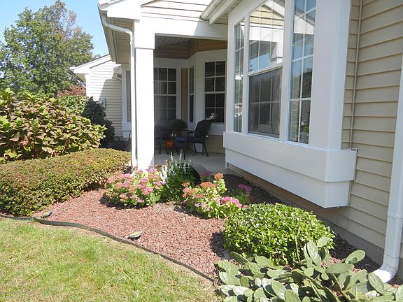5th image of 1137B Thornbury Ln